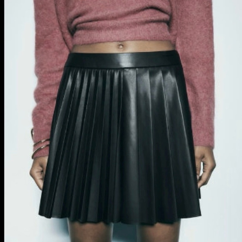 NWT Zara Black Faux Leather Pleated Mini Skirt